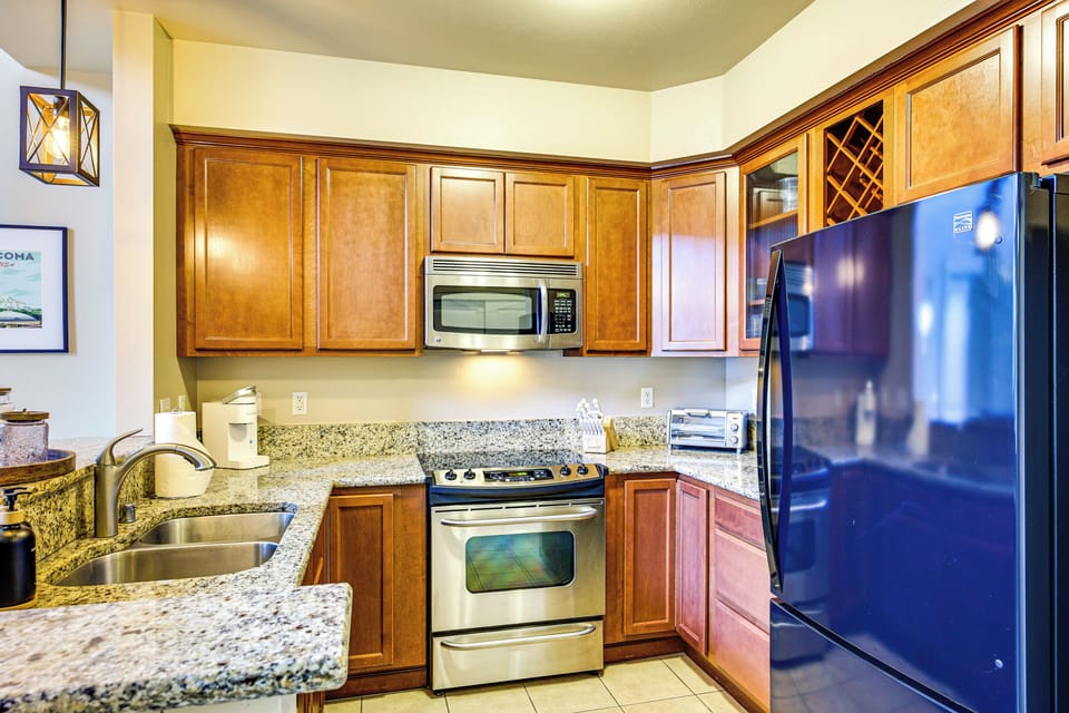 Kitchen | Keurig Coffee Maker | Dishwasher | 1st Floor