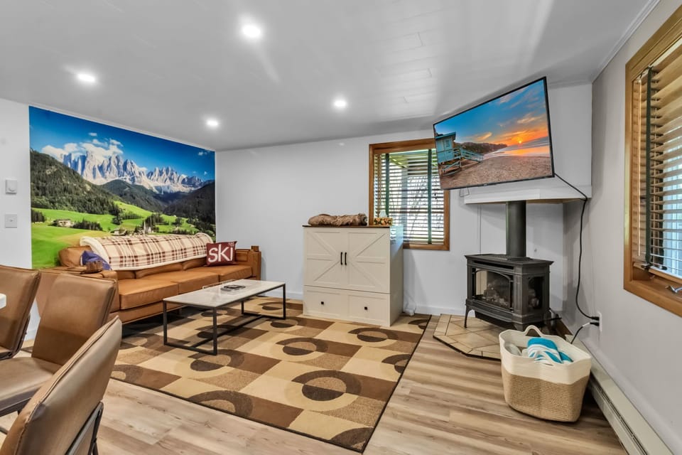 Living room with gas fireplace.