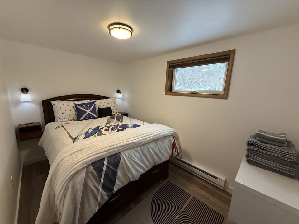 Full bedroom
