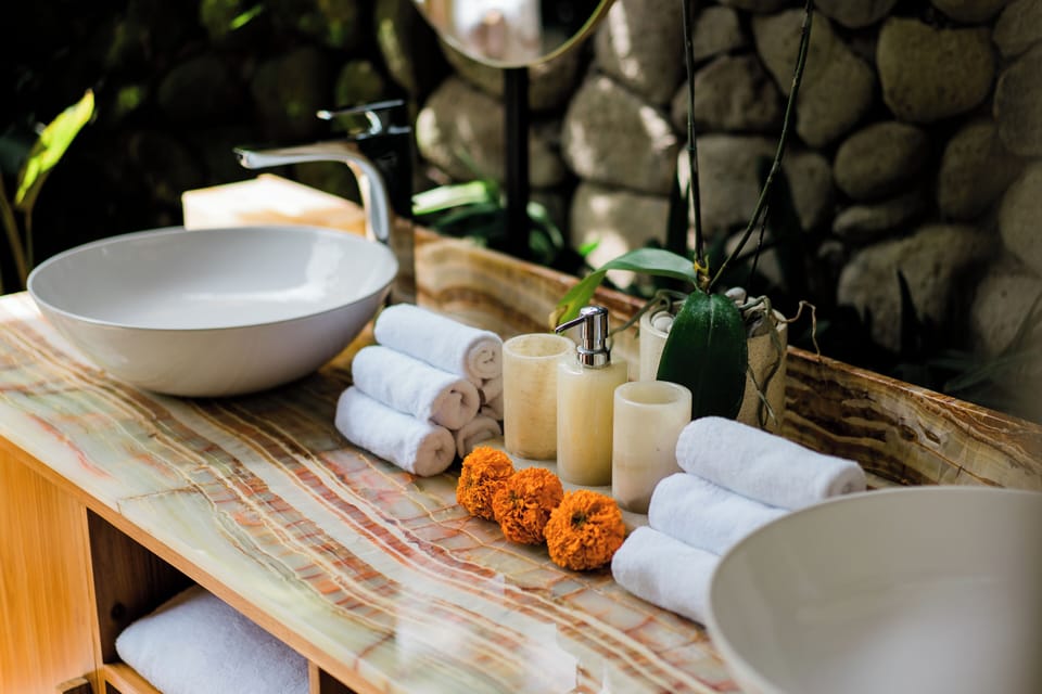 Bathroom Main Villa