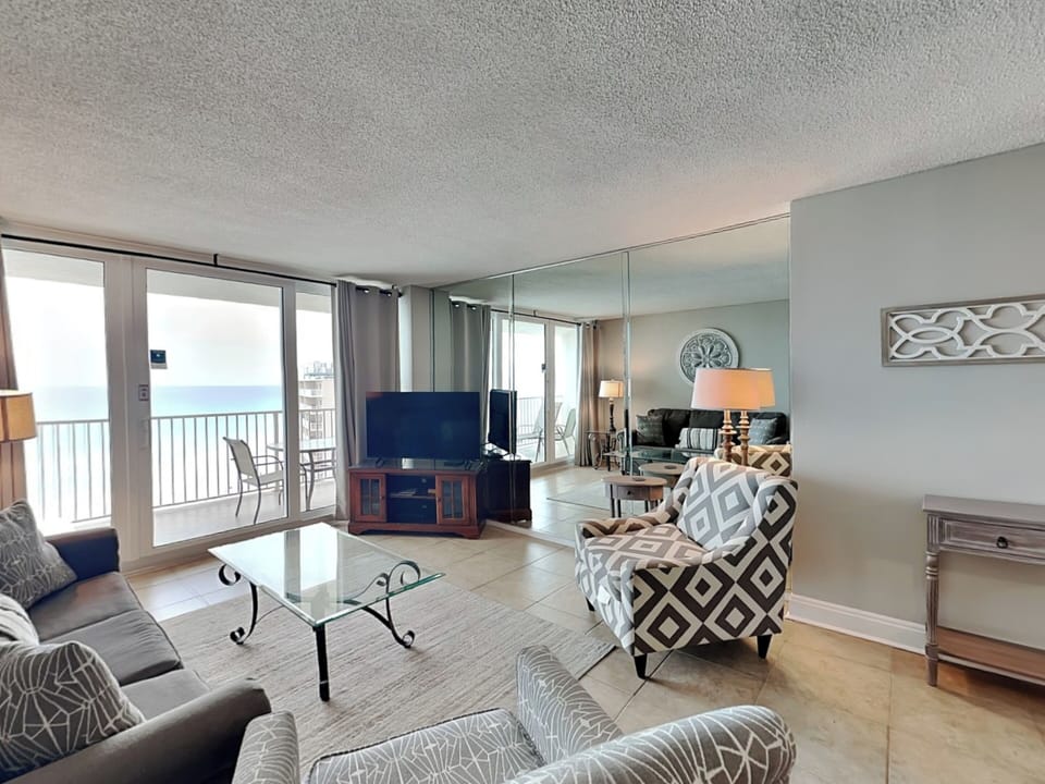 Living Area - Smart TV