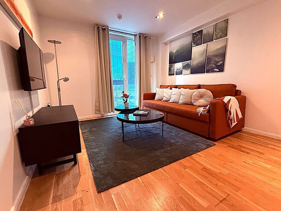 Living Room / Lounge