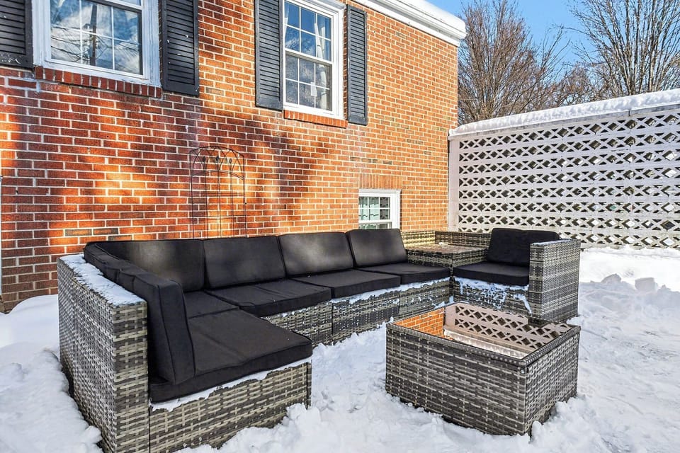 Private yard with outdoor seating
