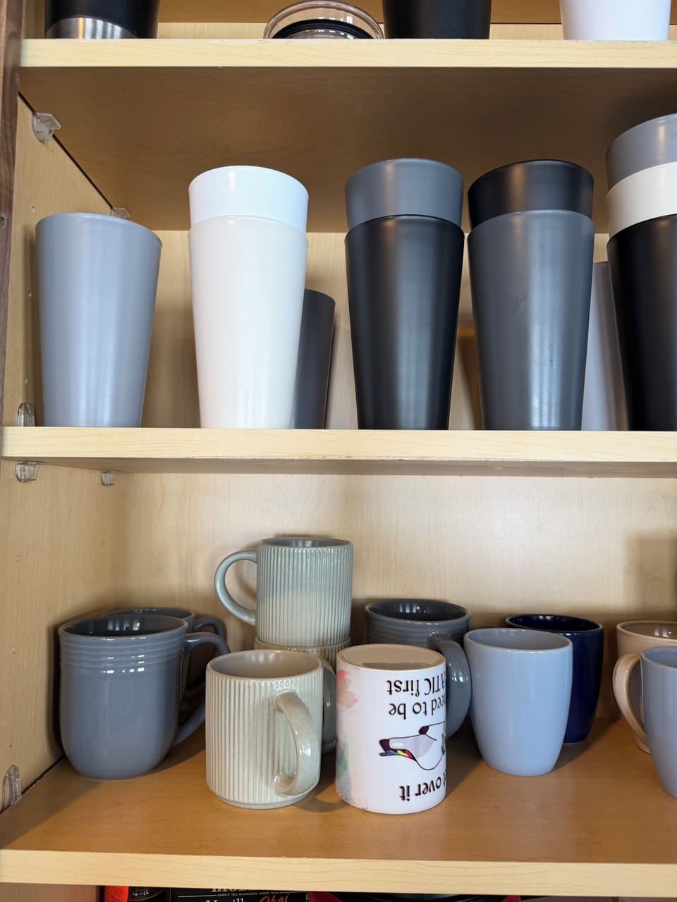 Kitchen cups and mugs