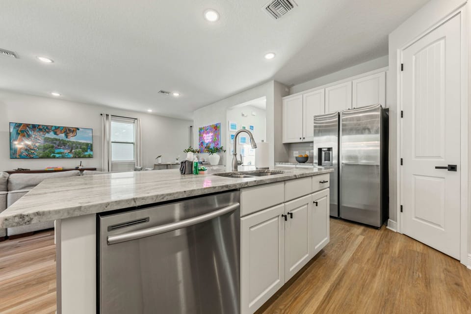 10-web-or-mls-LetsGoClick-009