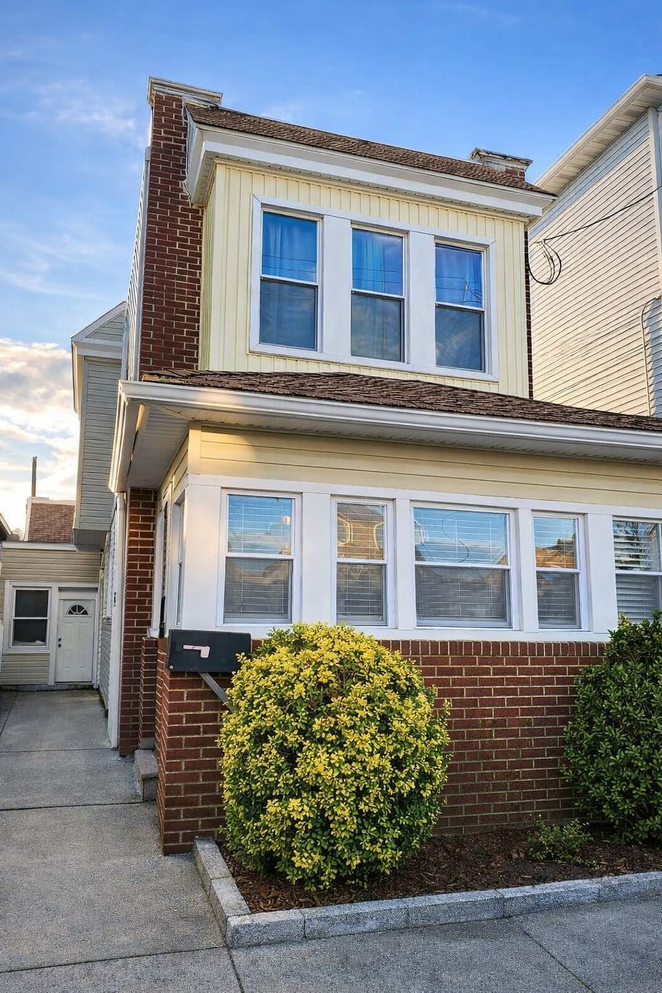 Welcome to your Ventnor Seaside Escape. This charming home is ready for your family to relax and enjoy your vacation.