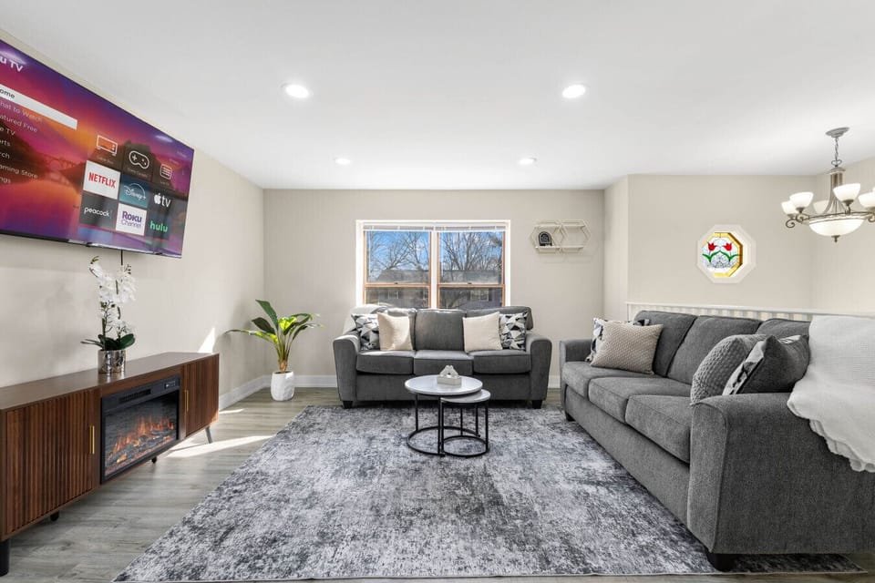 Bright and inviting living area with comfortable seating and natural light