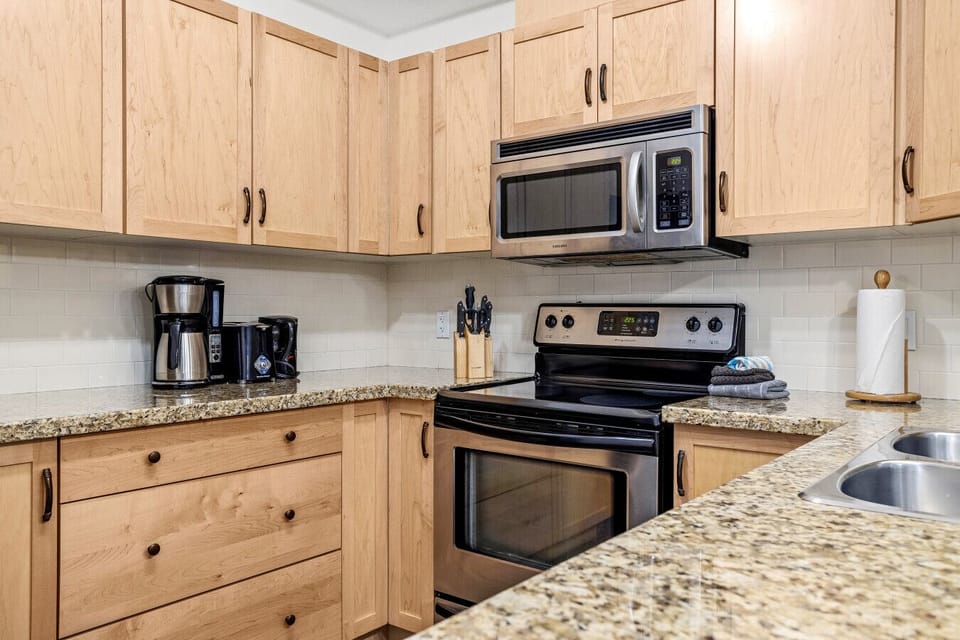 Fully-equipped kitchen designed to make cooking a breeze.