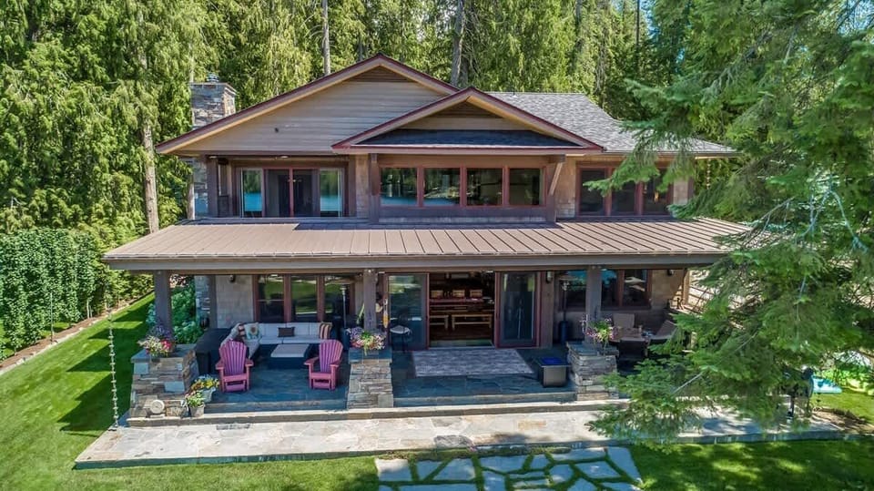 Back of house, large patio, perfect for large families 