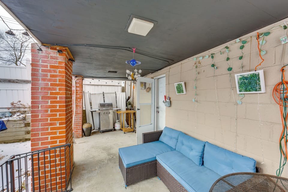 Covered Patio | Gas Grill