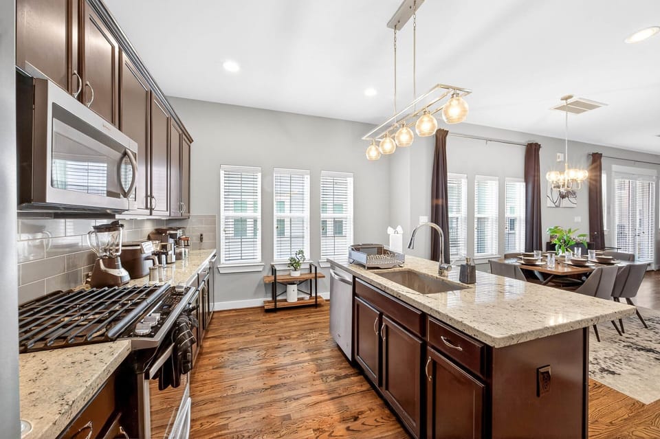 Our beautiful kitchen to whip up amazing meals for the whole group.