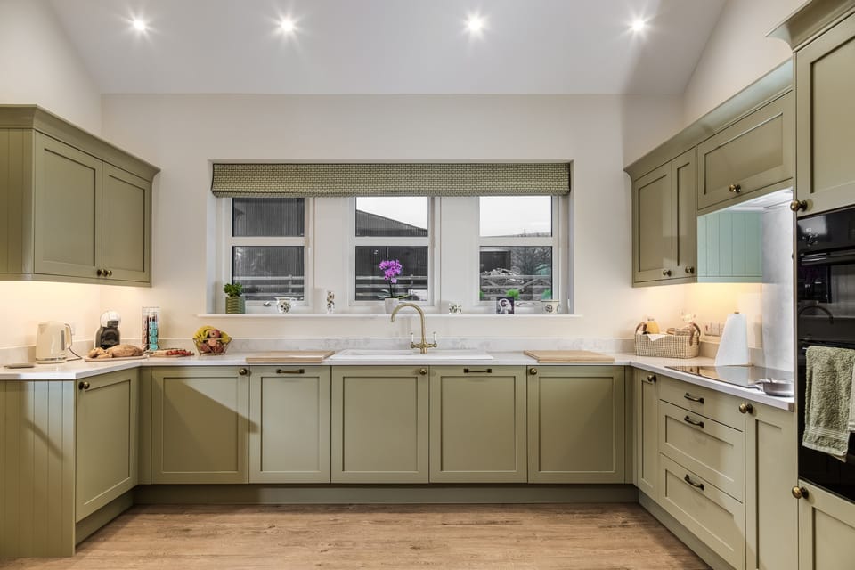 The well-equipped modern kitchen