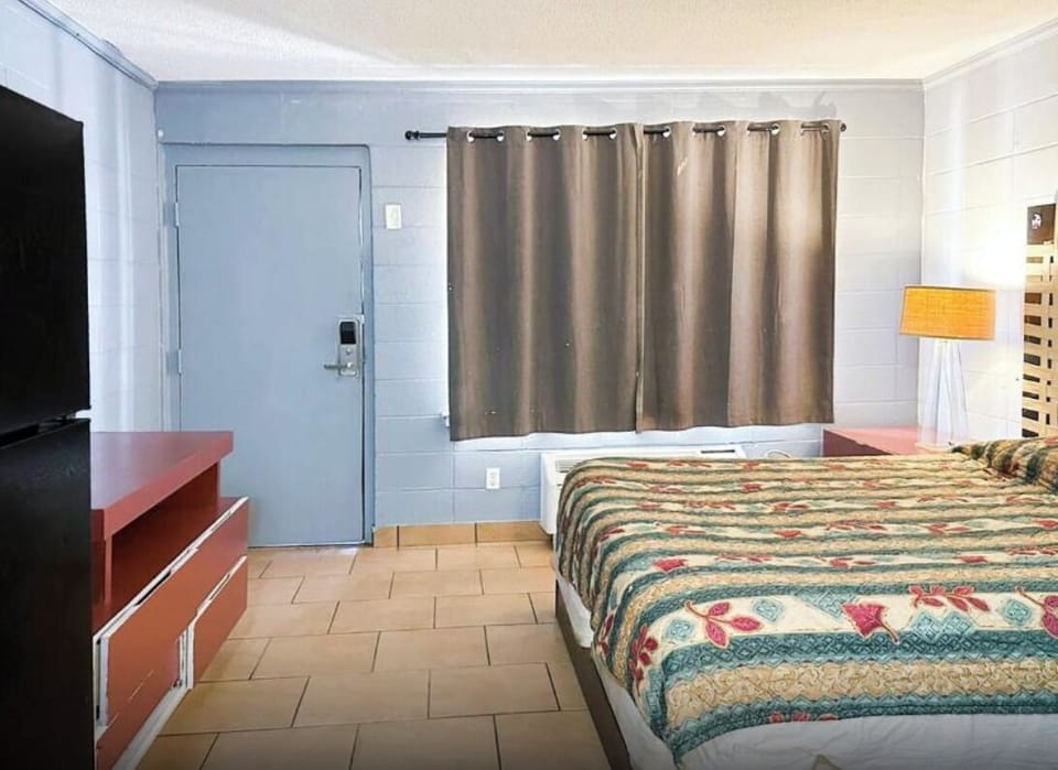Bedroom. Interior and views may vary based on location and availability