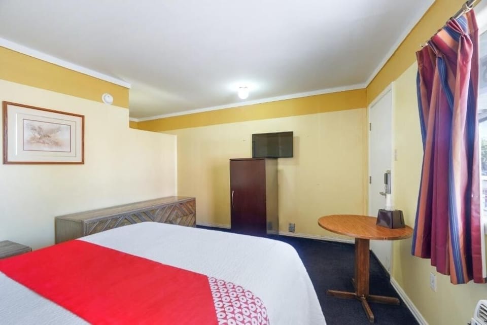 Bedroom. Interior and views may vary based on location and availability.