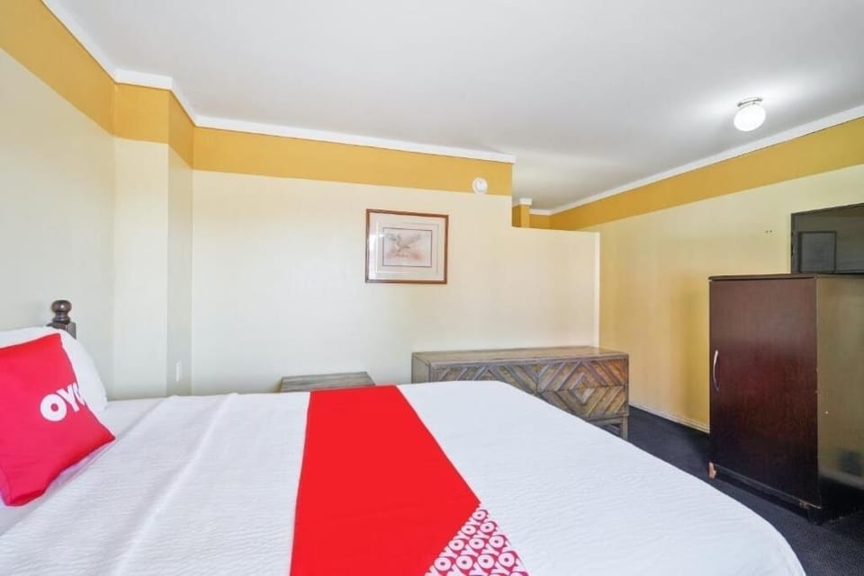 Bedroom. Interior and views may vary based on location and availability.