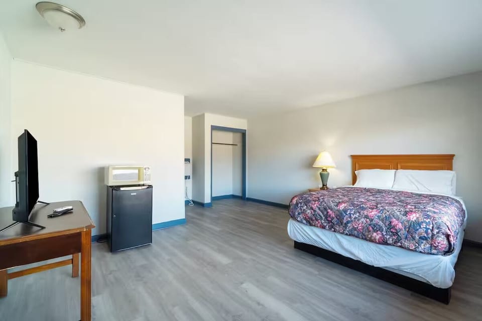 Bedroom. Interior and views may vary based on location and availability