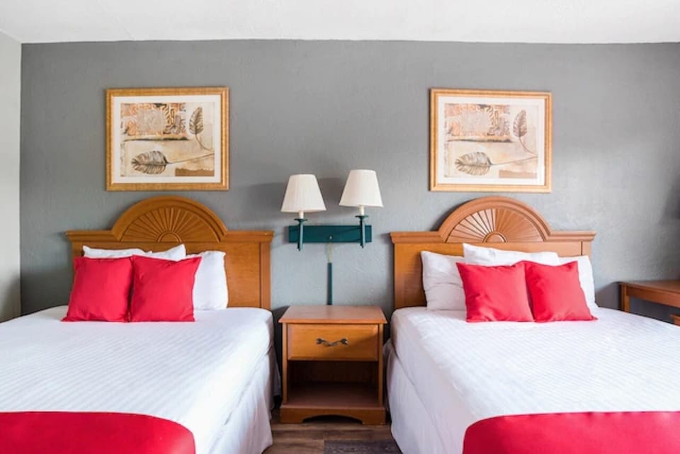 Choose your bed and settle into a calm, tidy room.