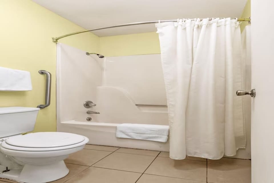 Rinse off easily with a simple tub-shower and fresh towels.