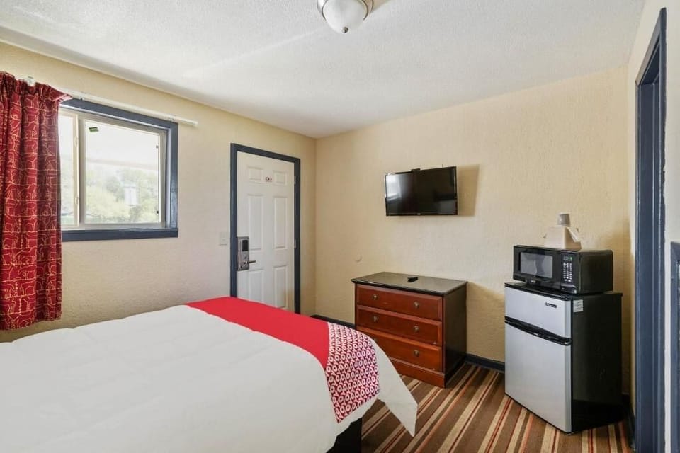 Bedroom. Interior and views may vary based on location and availability