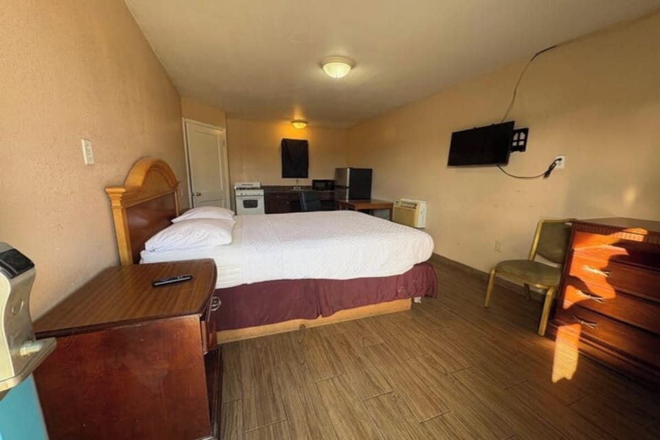 Make quick meals easily with the in-room kitchenette nearby.