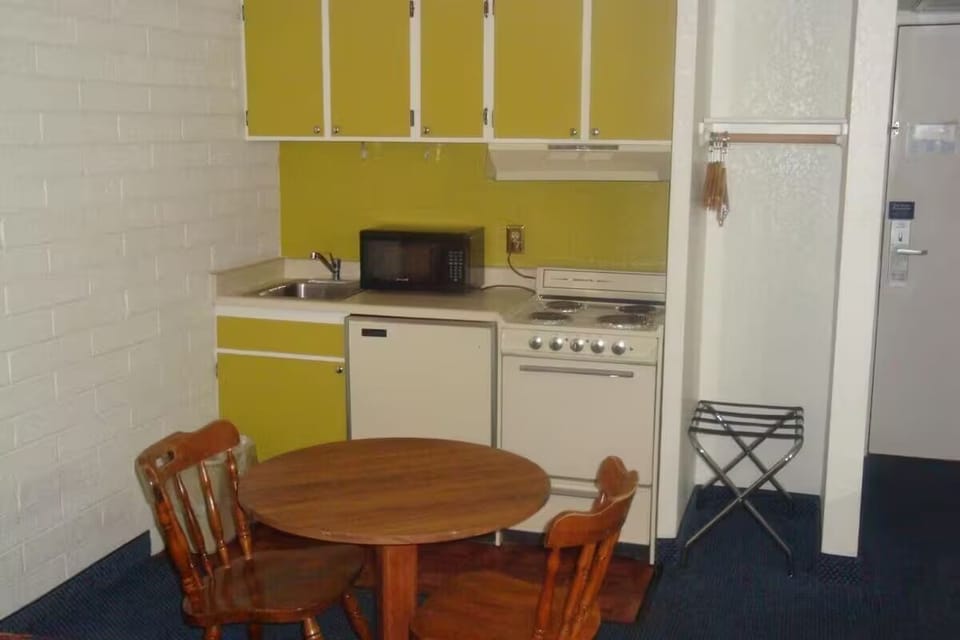 Kitchenette
