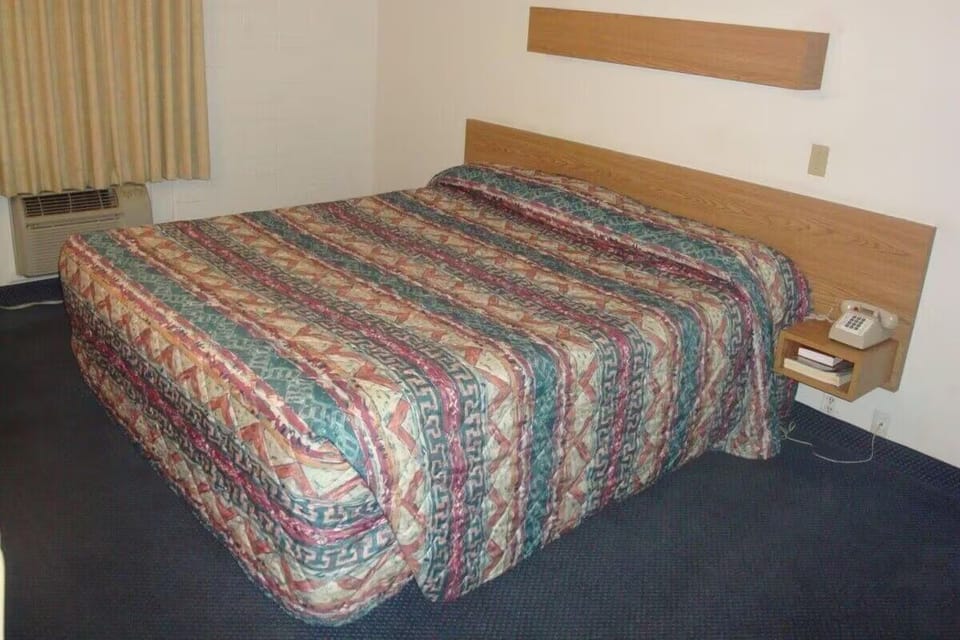 Bedroom. Interior and views may vary based on location and availability.