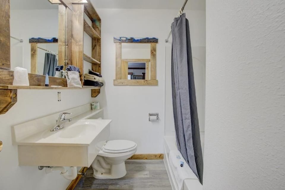 Refresh easily with a clean, bright bath and shower.