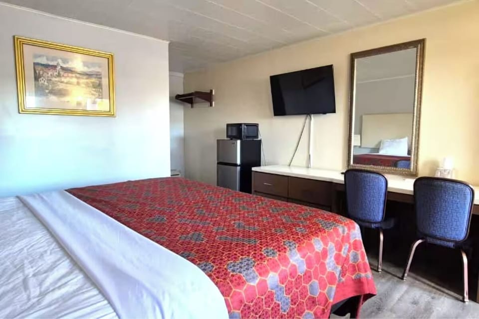 Bedroom. Interior and views may vary based on location and availability