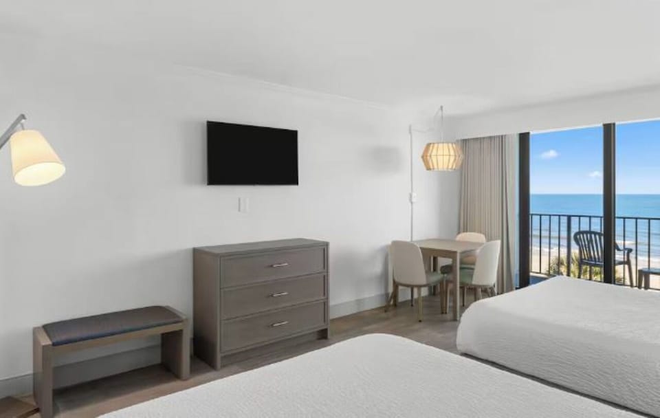 Stretch out in an airy room with ocean-view daylight.