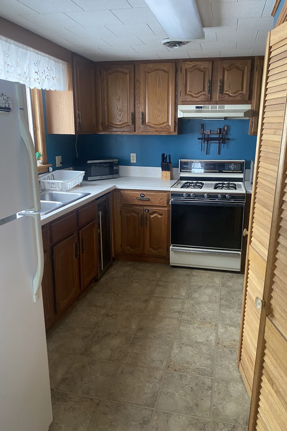 Fully stocked kitchen