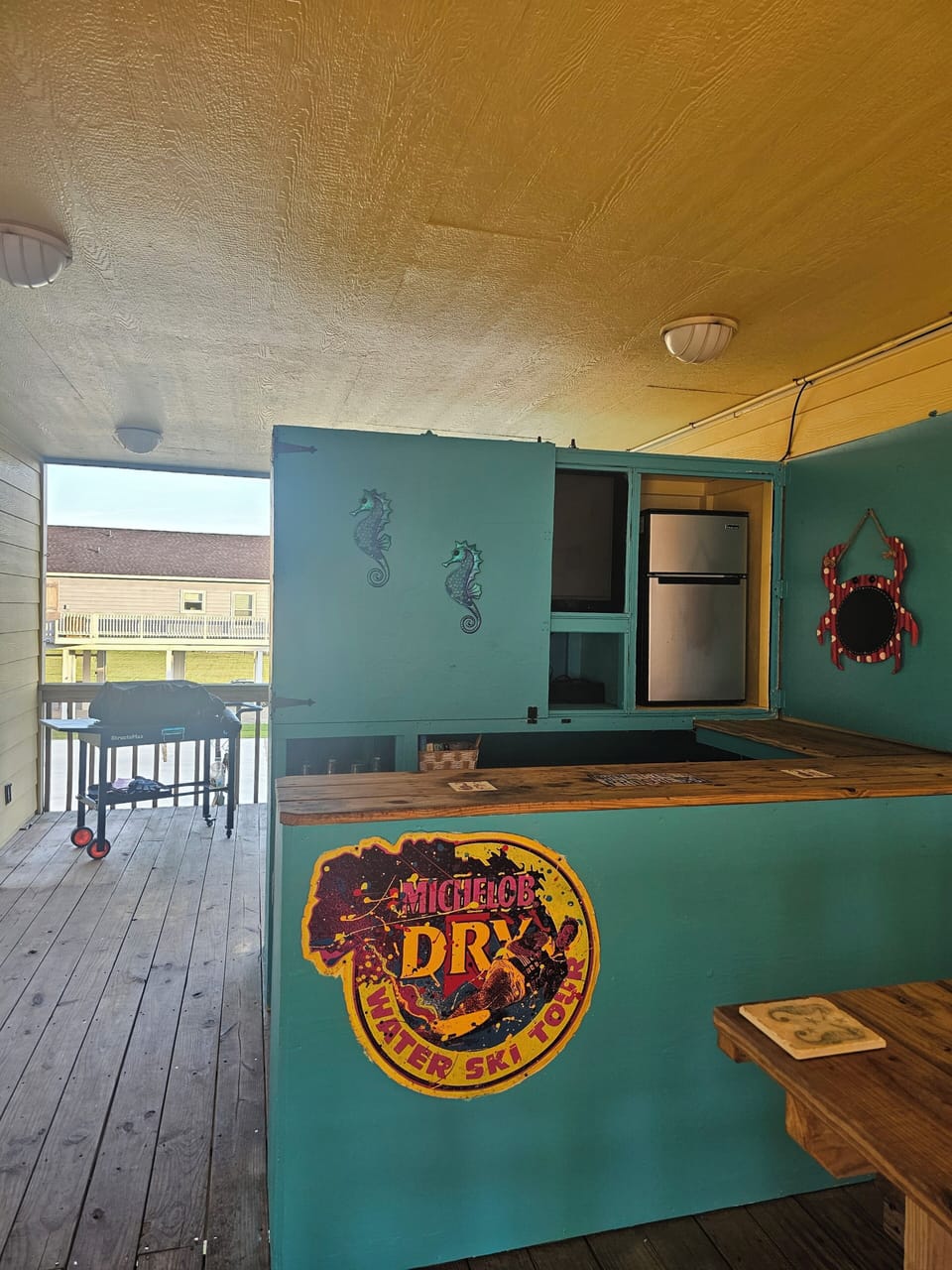 Seahorse Saloon Bar & Grill 
