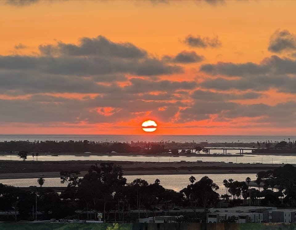 Short drive to nearby beaches for stunning sunset views and evening strolls