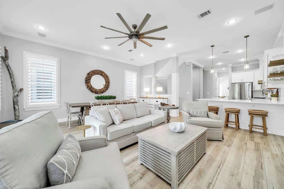 Seamless open floor living and dining space.