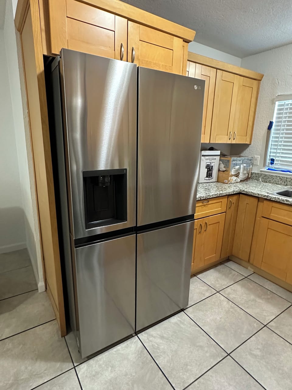 Refrigerator with In-Door Water & Ice