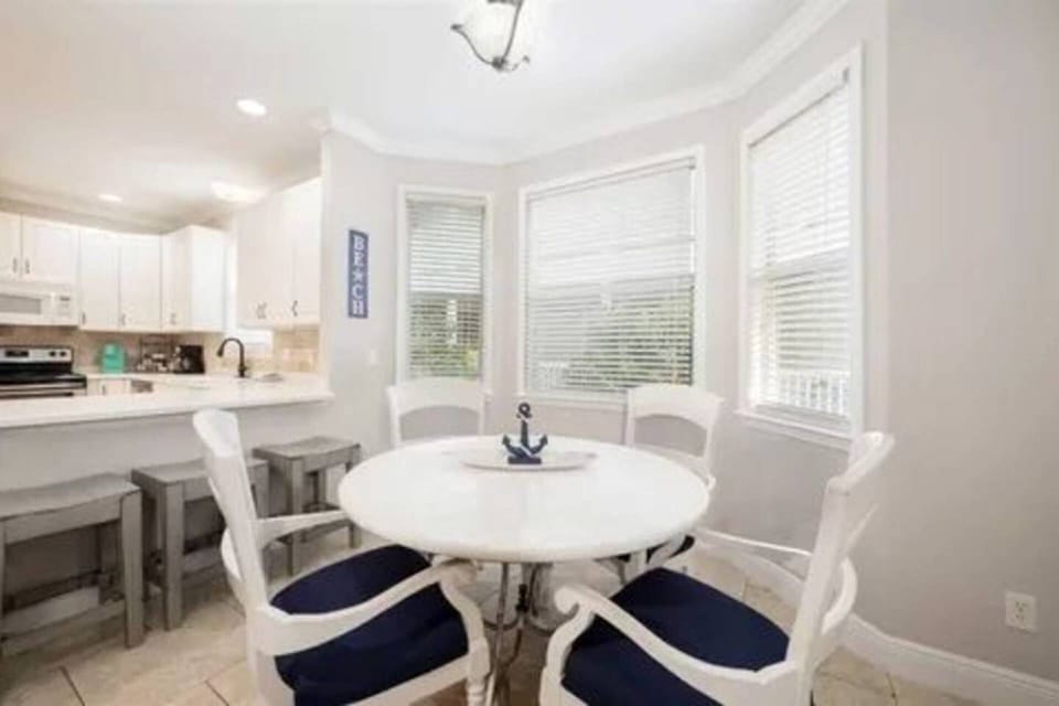 Dining nook