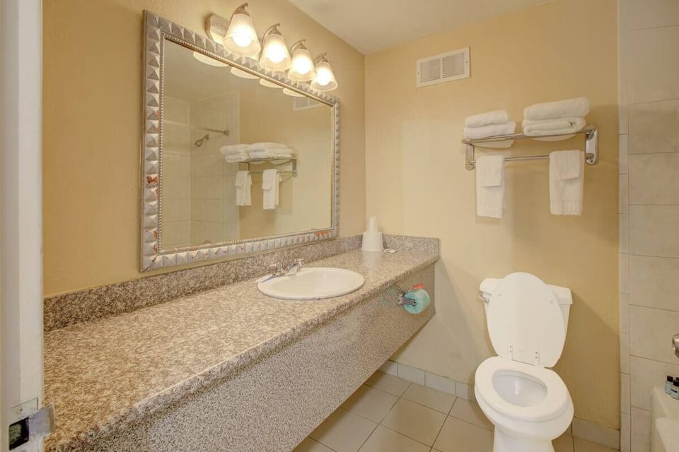 Start your morning smoothly with a clean, well-lit sink area.