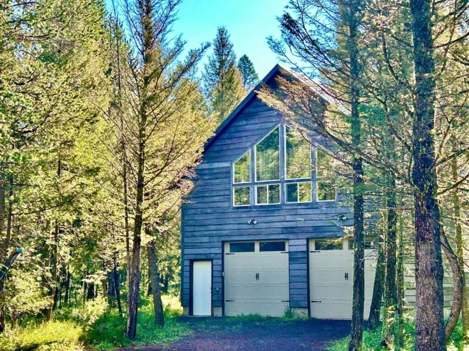 Welcome to Your Peaceful Loft Retreat – Comfort and Nature in Perfect Harmony