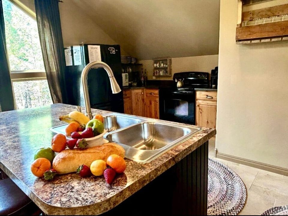 Make a delicious meal in your full kitchen. 
