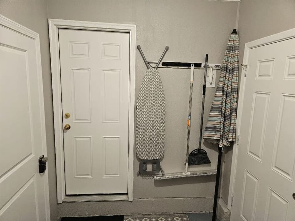 Laundry Room. Floor cleaning tools available: Vacuum, Broom/Dustpan, 30" Dustmop
