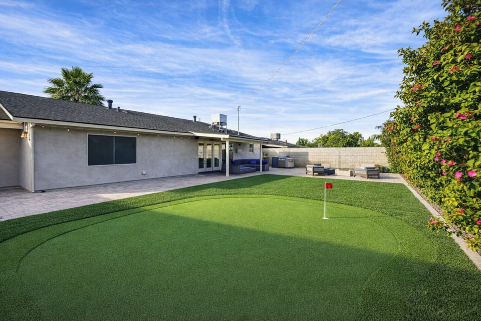 Exterior | Putting Green | Private Pool | Covered Patio