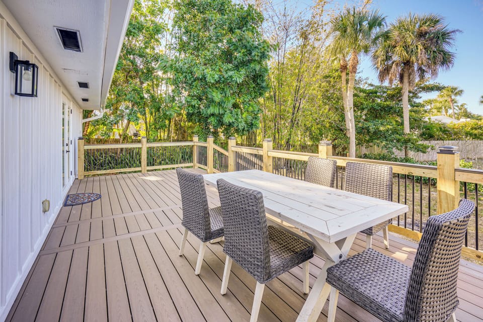 Private Deck
