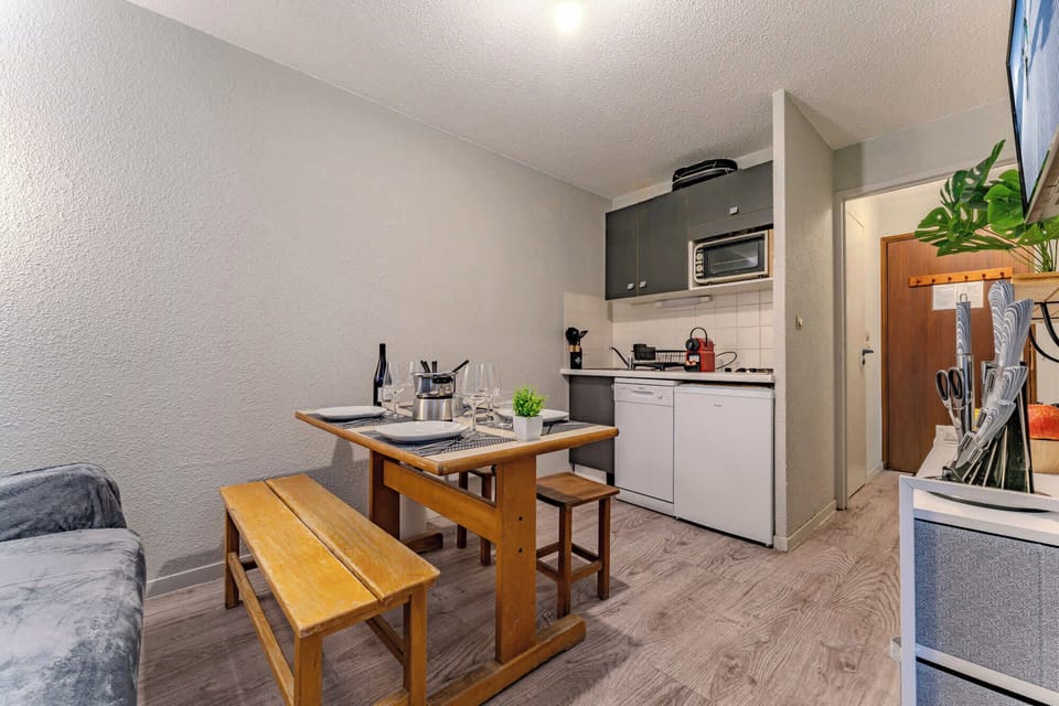 Enjoy natural light and functional design in your ski-in/ski-out holiday apartment.