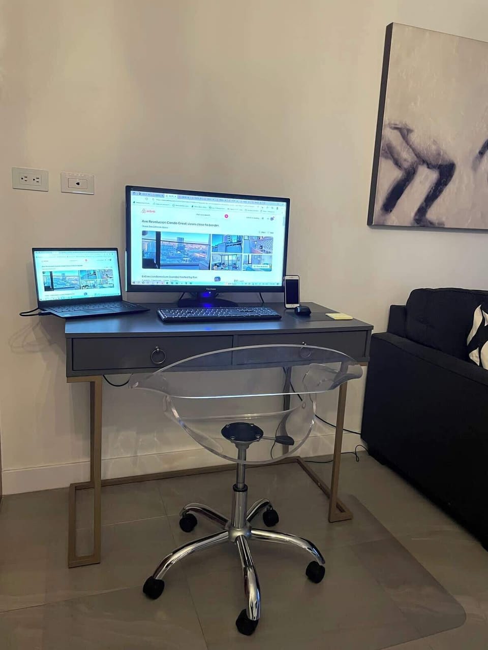 desk area 