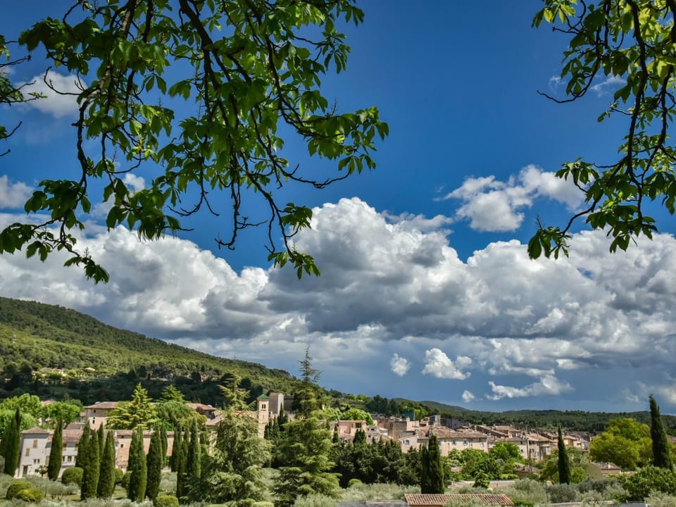 Surroundings [summer] (1-5 km)