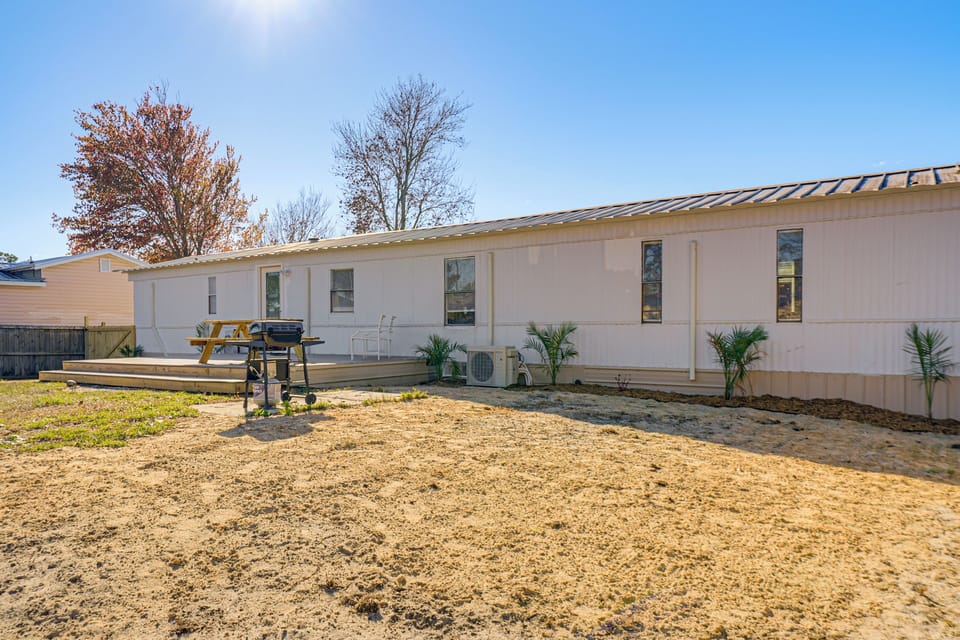Private Yard | 3 Mi to St. Andrews State Park