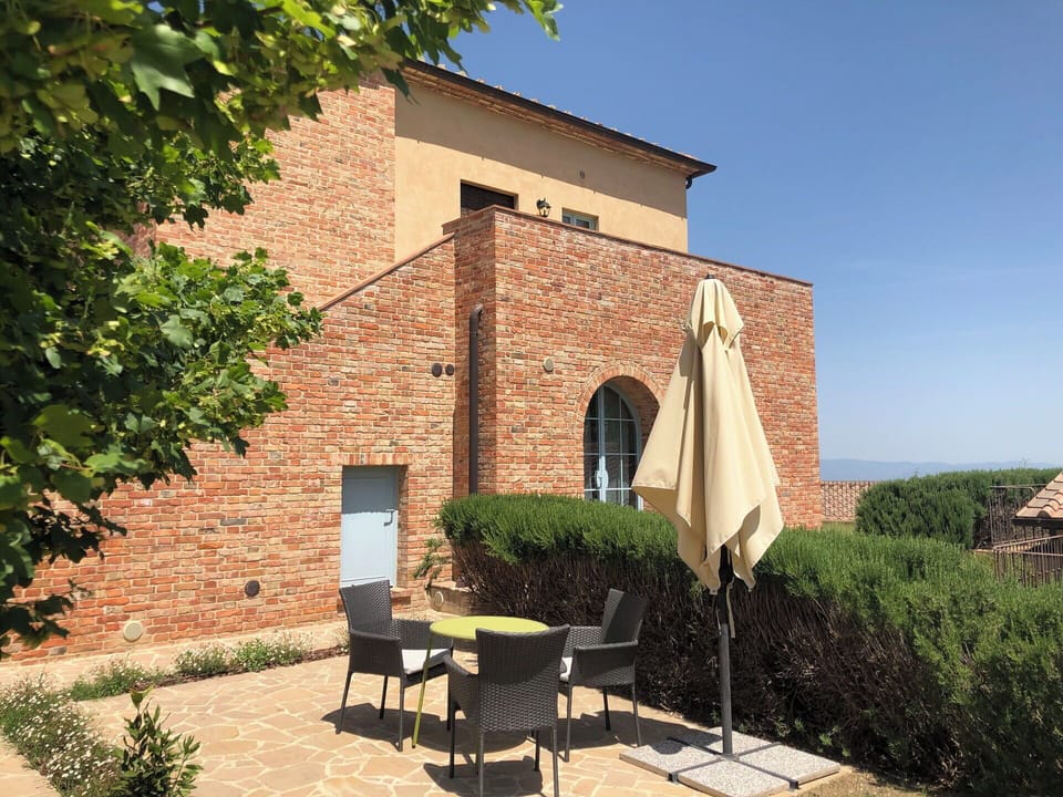 Wall, Shrub, Brick, Land Lot, Brickwork, Garden, Landscaping, Estate, Lawn