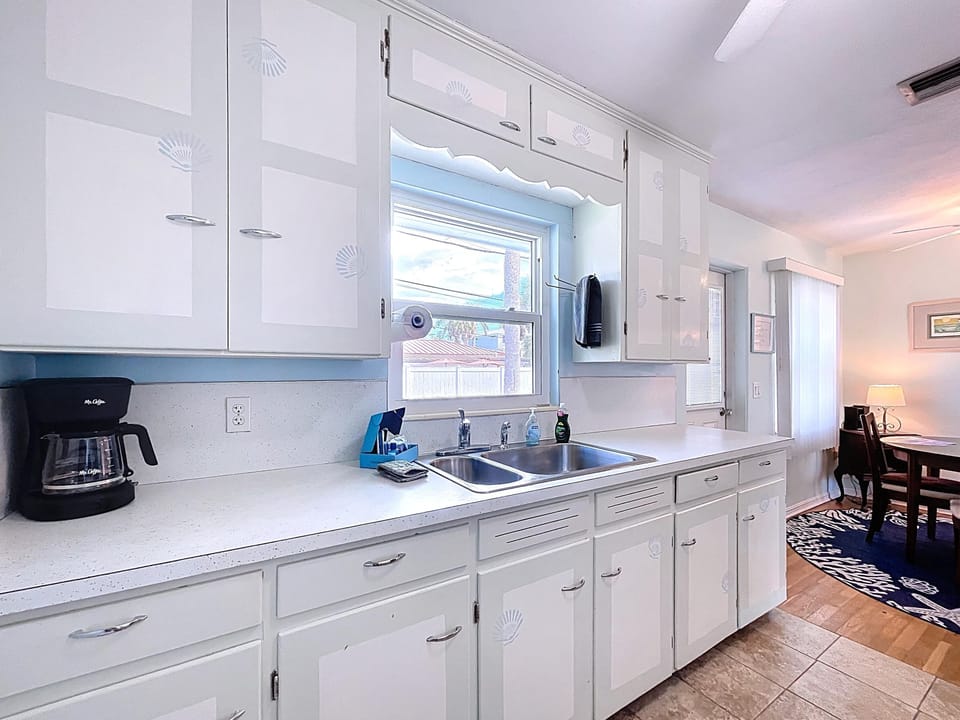 Plenty of counter space in the kitchen