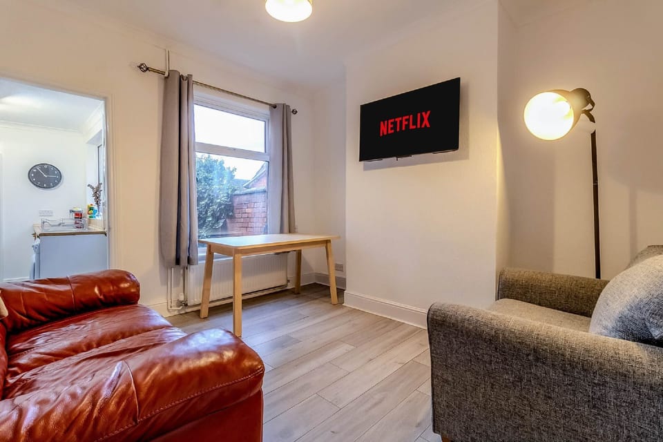 Living Room/ Dining 