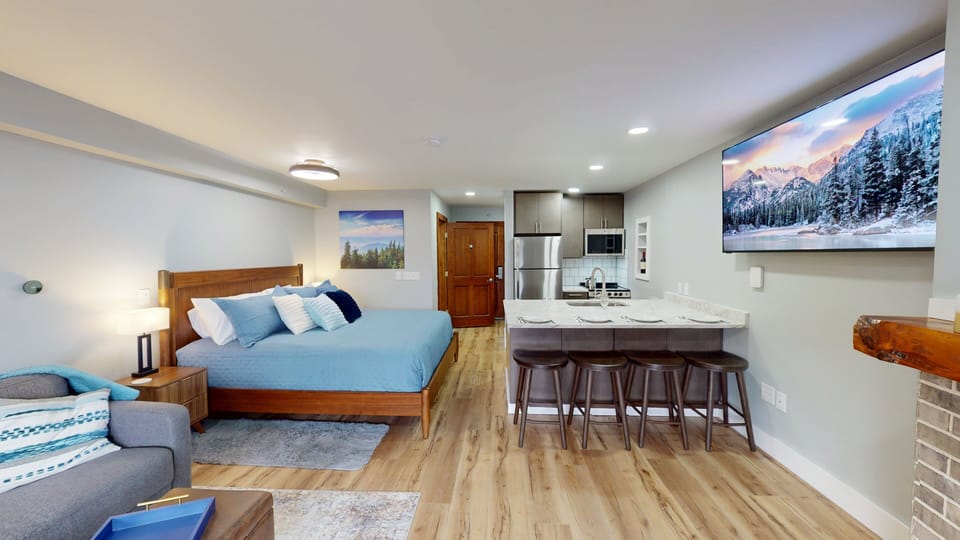 Indoors, Floor, Flooring, Hardwood, Screen
