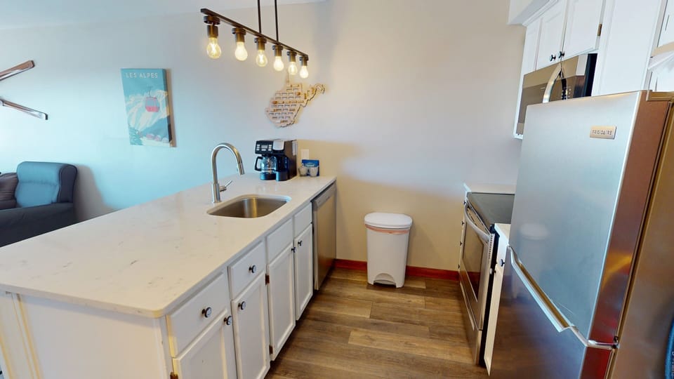 Sink, Sink Faucet, Indoors, Kitchen, Appliance